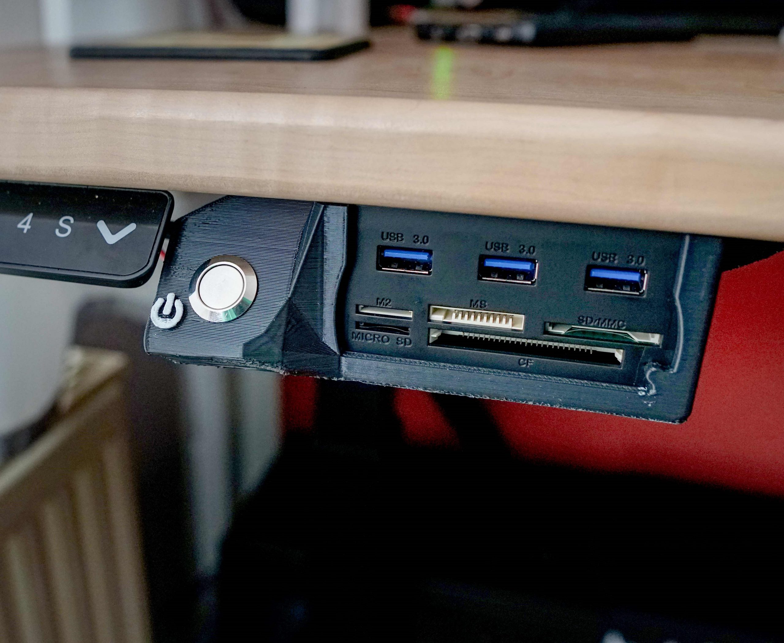 Read more about the article USB Hub mit SD Karten Leser & Power Knopf PC | DIY